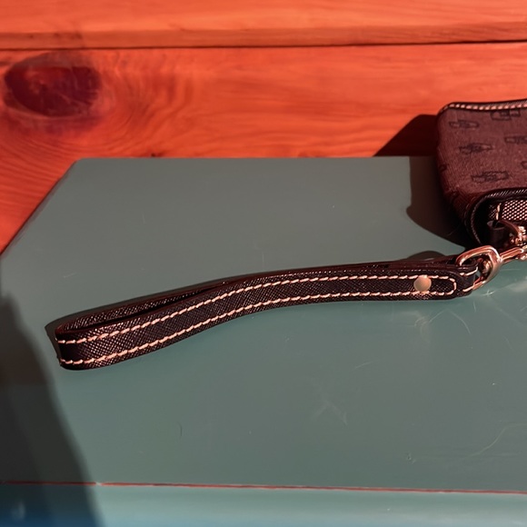 Dooney & Bourke wristlet - Picture 7 of 13